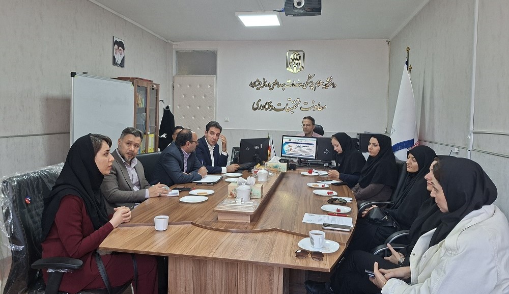 نشست مشترک سرپرست واحد توسعه تحقیقات بالینی بیمارستان ۲۲ بهمن با معاون و مدیران حوزه پژوهش